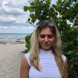 Meet your Posher, Eliza